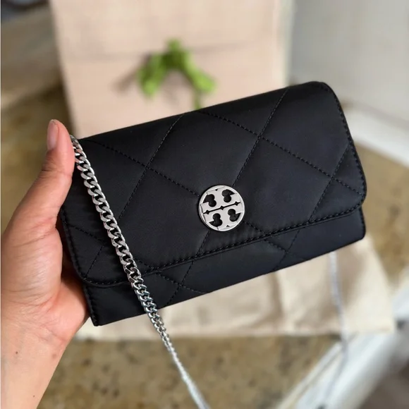 New Tory Burch WILLA QUILTED NYLONCHAIN WALLET Black - Picture 11 of 11